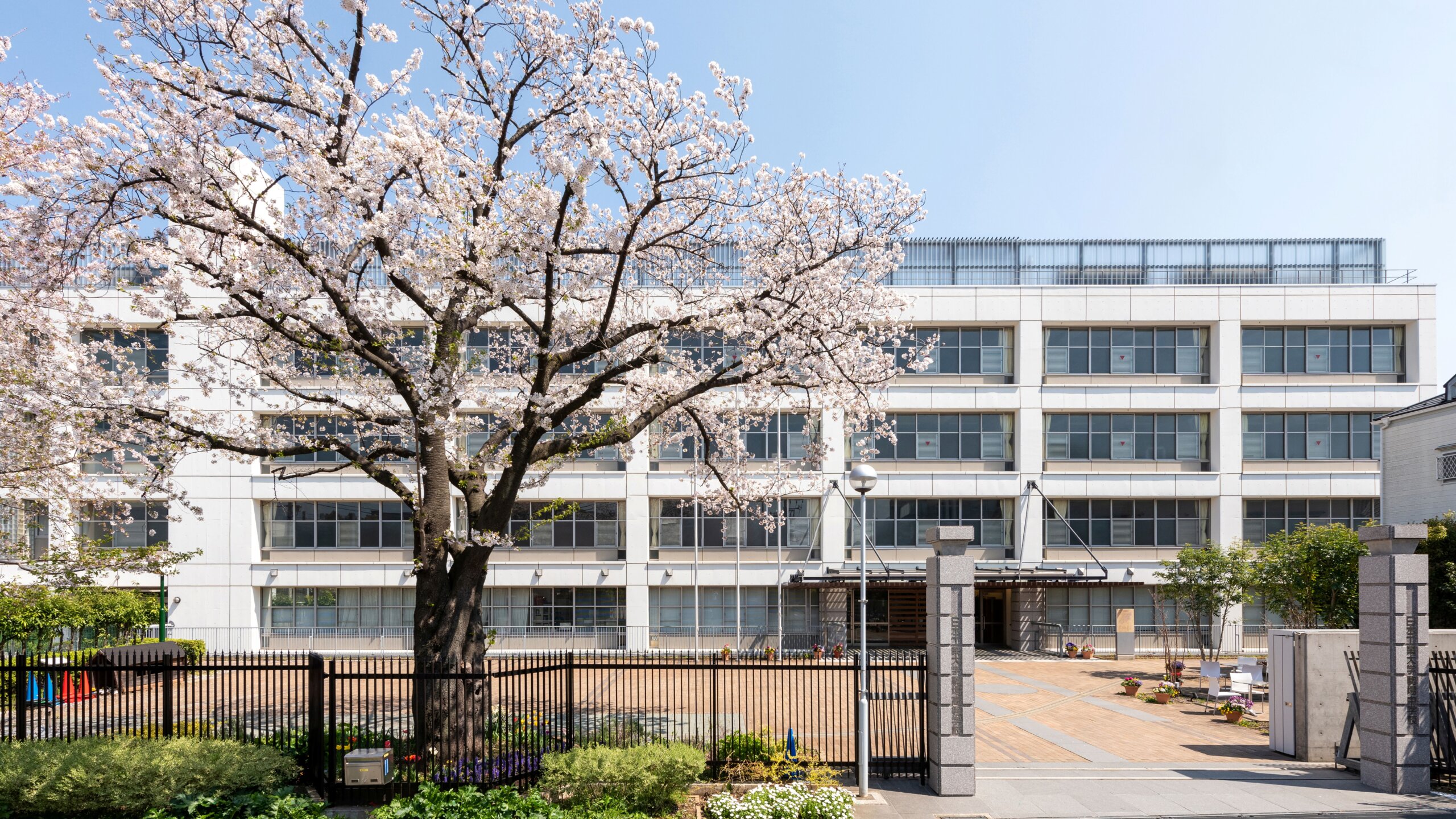 日本工業大学駒場中学校 校舎