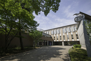 法政大学中学校 校舎